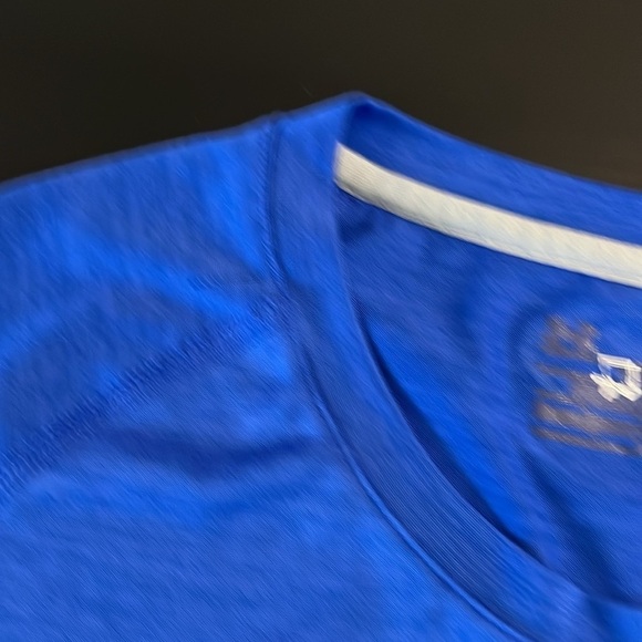 Under Armour Men's Blue Shirt - Picture 6 of 7